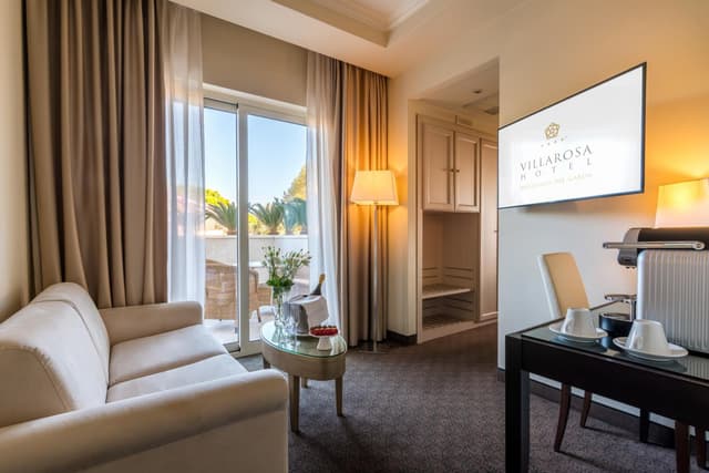 Suite with Balcony and Lake View