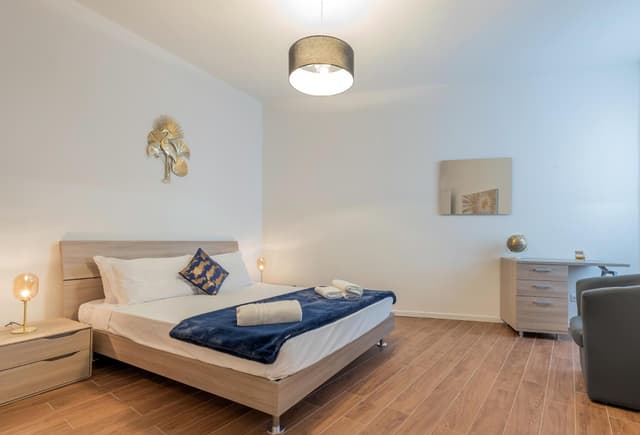 One-Bedroom Apartment - Via Varese 17