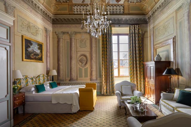 Noble Junior Suite