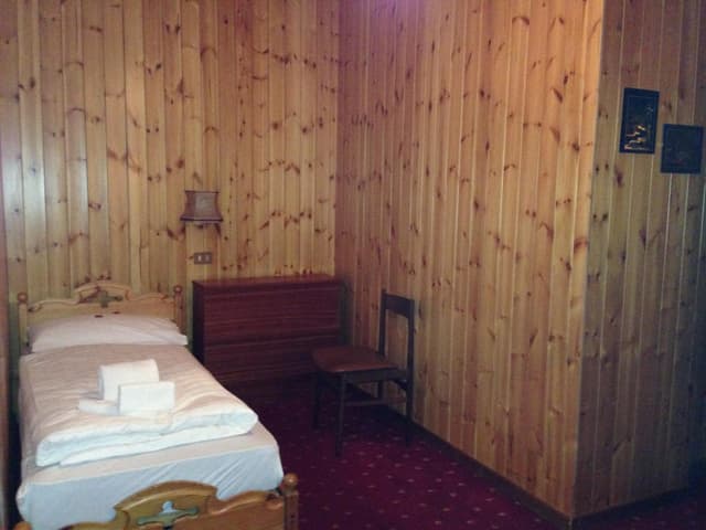 Economy Triple Room