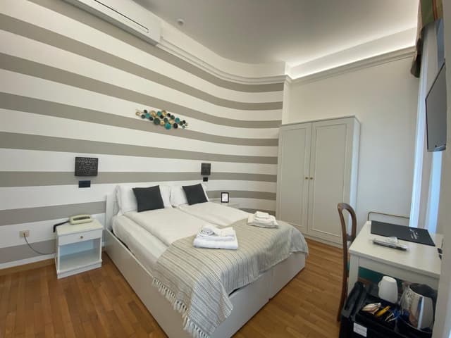 King Room with Terrace and Lake View