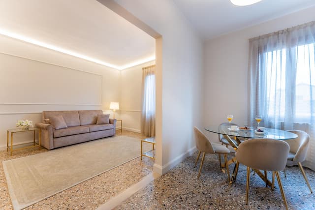 Deluxe Apartment with Canal View