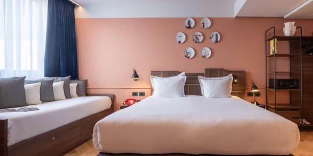 La Large Double Room