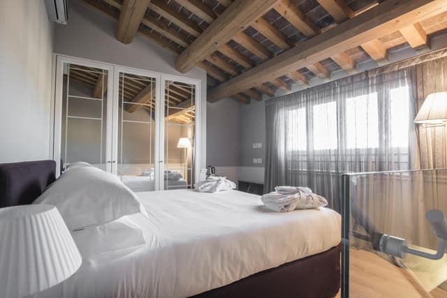 Suite with City View and Spa Access
