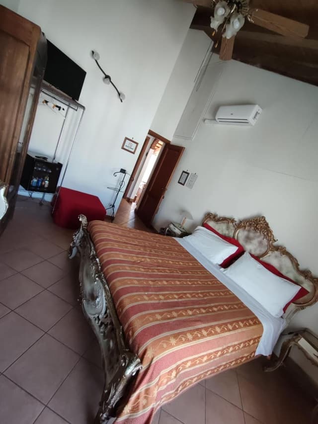 Standard Double or Twin Room with Private External Bathroom