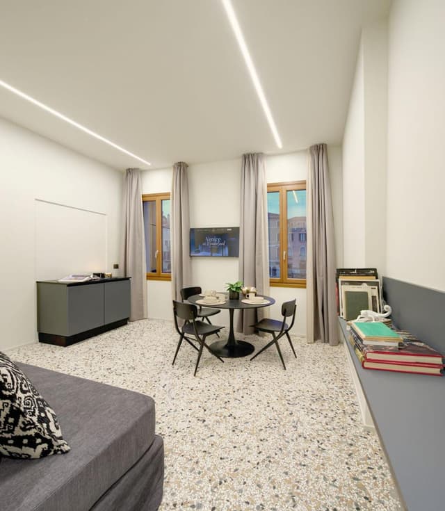 Superior Apartment with Canal View