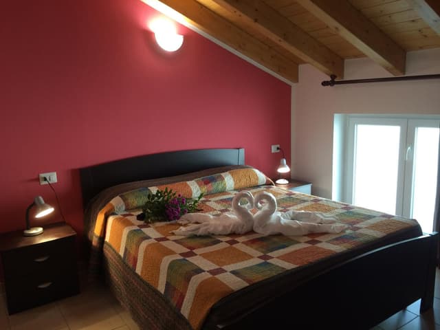 Three Bedroom Apartment with Lake View