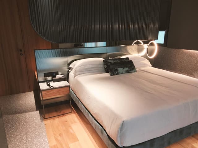 Junior King Suite with Terrace and Lake View - Non-Smoking