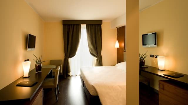 Two Connecting Rooms for family only