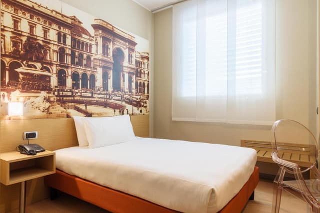 Queen Single Room