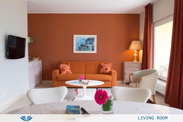 One-Bedroom Suite with Lake View