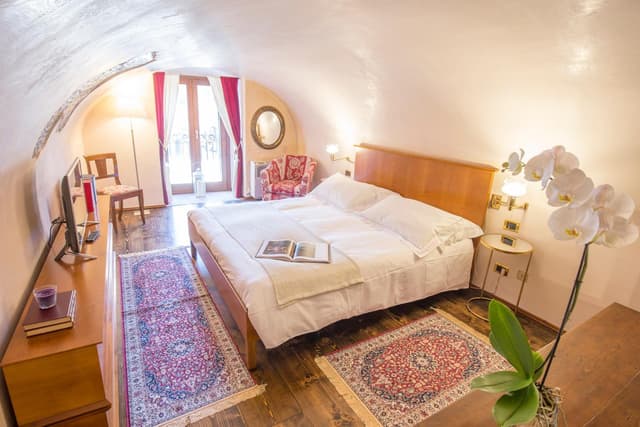 Superior Apartment with Balcony and City View - Split Level