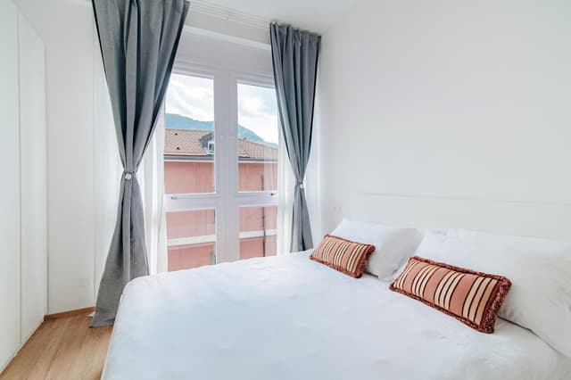 One-Bedroom Apartment with View