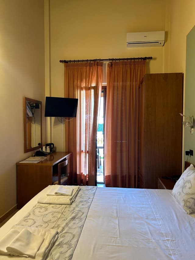 Triple Room with Pool View