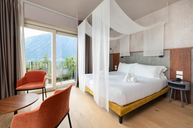 Suite with Lake View