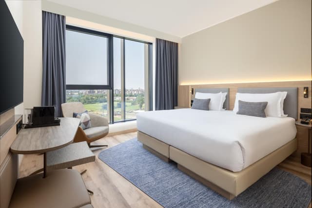 Deluxe King Room - High Floor