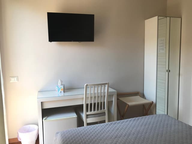 Single Room with Private External Bathroom
