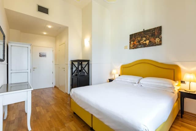 Double Room (1 Adult)