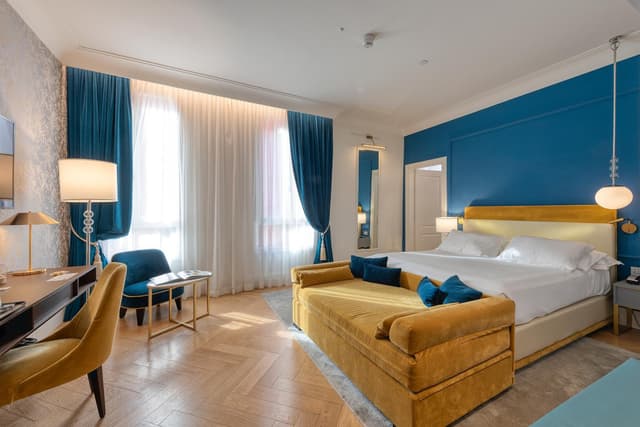 Deluxe Double Room with partial Canal View