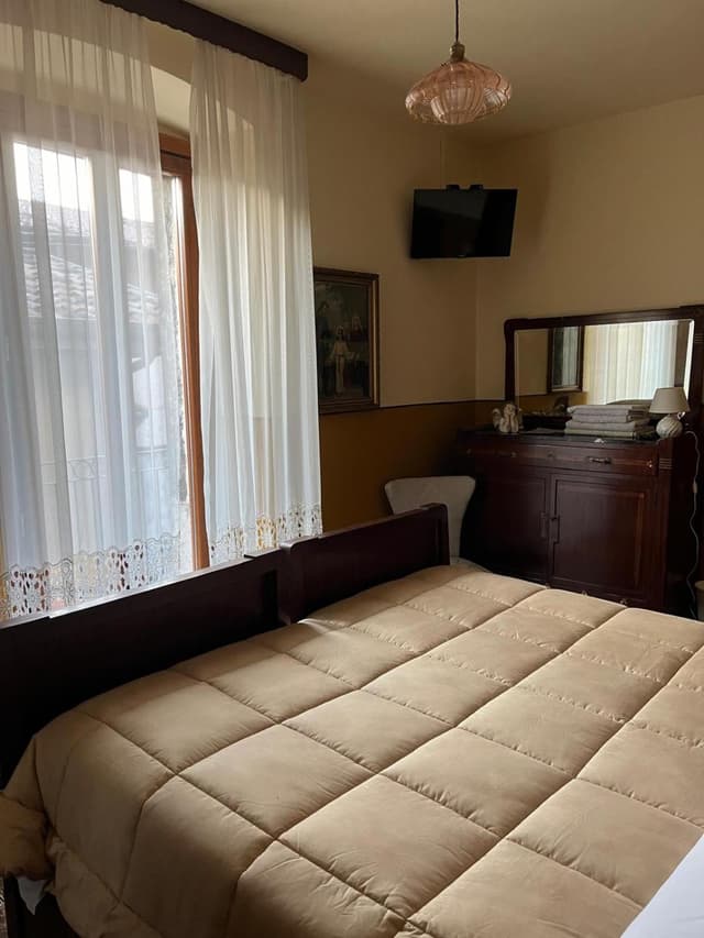 Standard Double Room with Shared Bathroom
