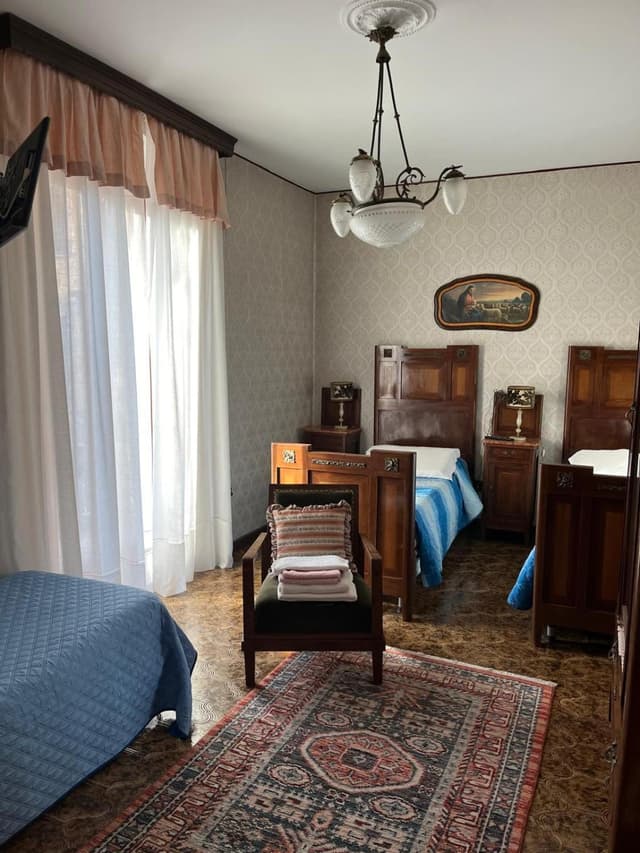 Basic Triple Room with Shared Bathroom