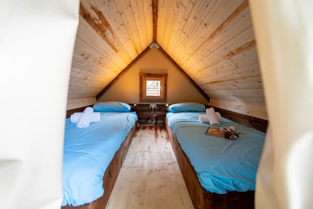 Tent Split Level with Shared Bathroom