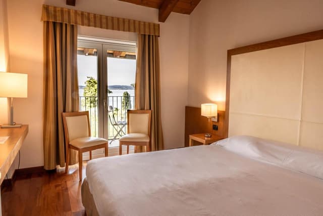 Comfort Double or Twin Room with Balcony and Partial Lake View