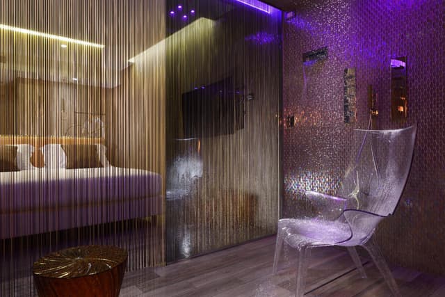 Junior Suite with Hydromassage Shower