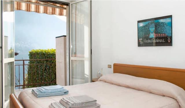 One-Bedroom Apartment with 2 Balconies