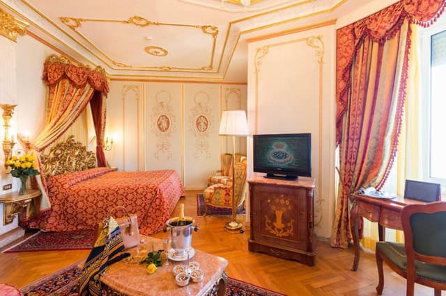 Junior Suite with Lake View