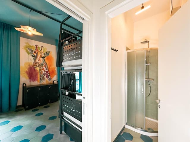 10-Bed Mixed Dormitory Room