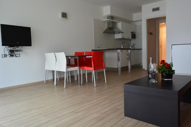 One-Bedroom Apartment (5 Adults)