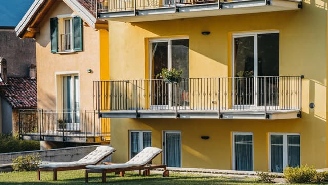 Two-Bedroom Deluxe Apartment with Garden View