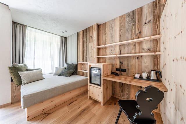 Suite with Mountain View