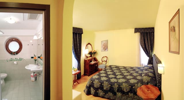 Double or Twin Room Silent