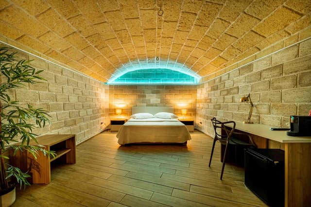 Deluxe Double Room with Shower