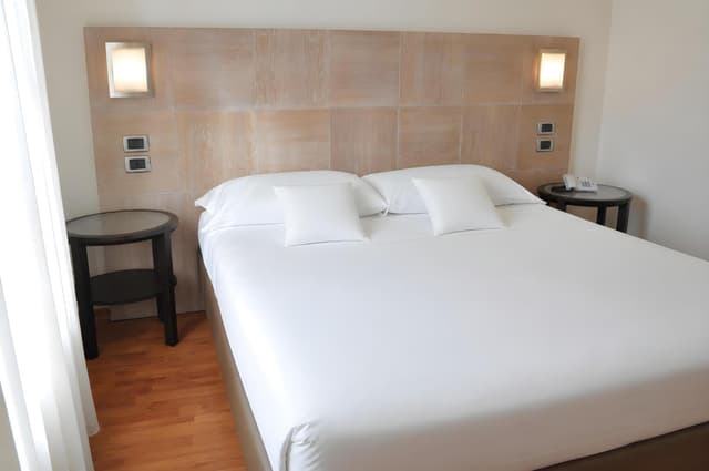 Economy Queen Room