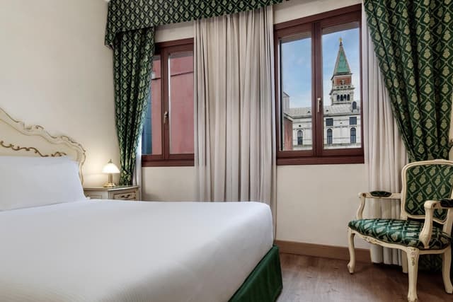 Double or Twin Room with City View