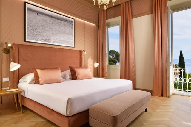 Deluxe Junior Suite