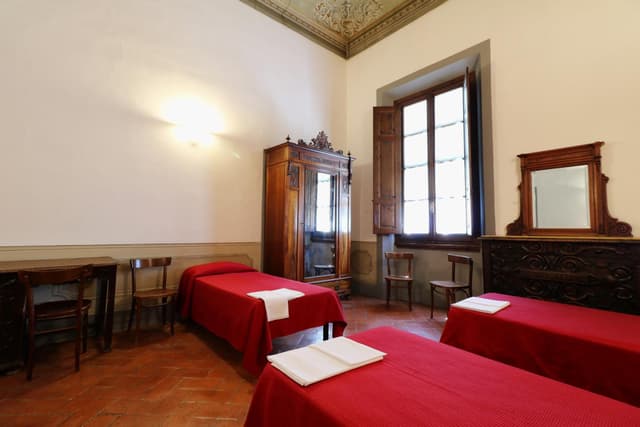 Quintuple Room
