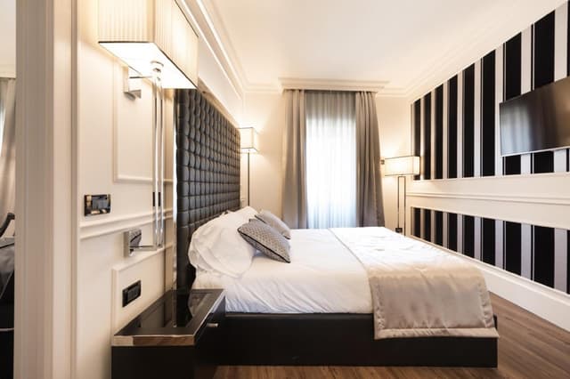 Deluxe One-Bedroom Apartment (4 Adults)