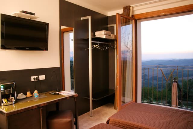 Deluxe Double Room with Spa Access In Private
