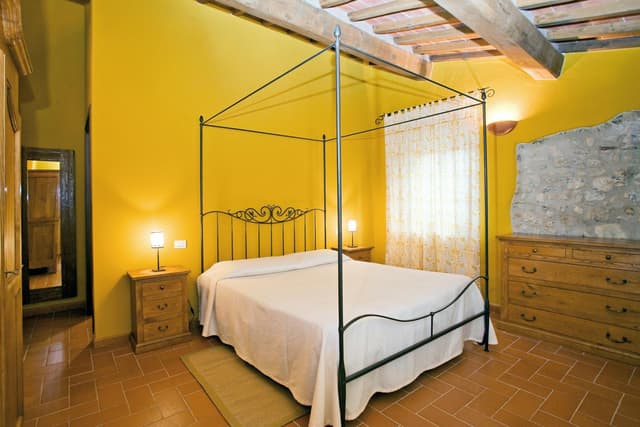 Superior One-Bedroom Apartment