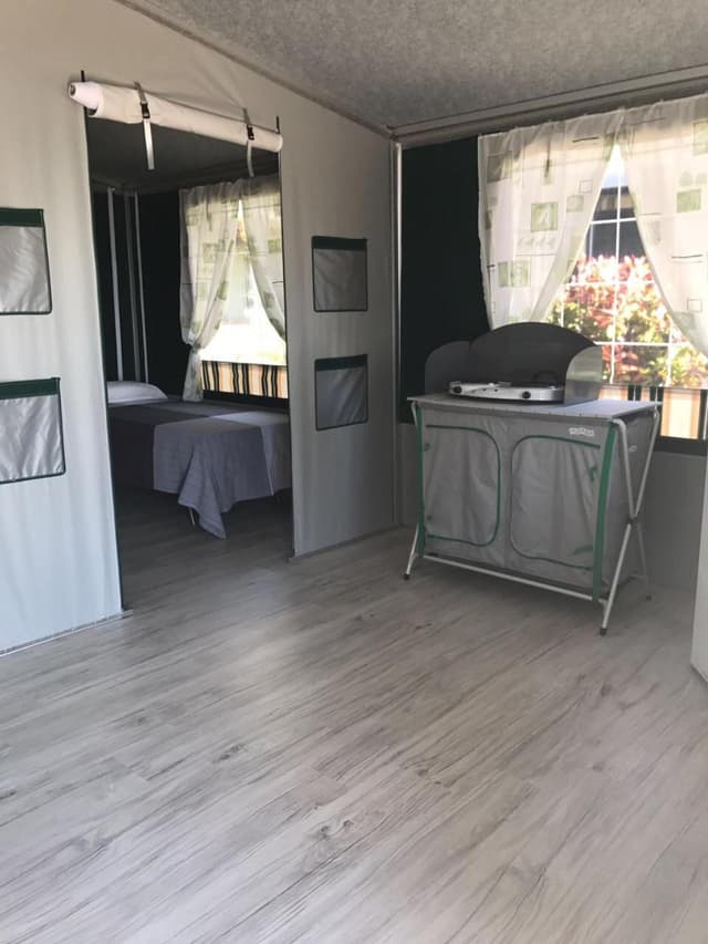 Tent with Shared Bathroom - Pet Allowed