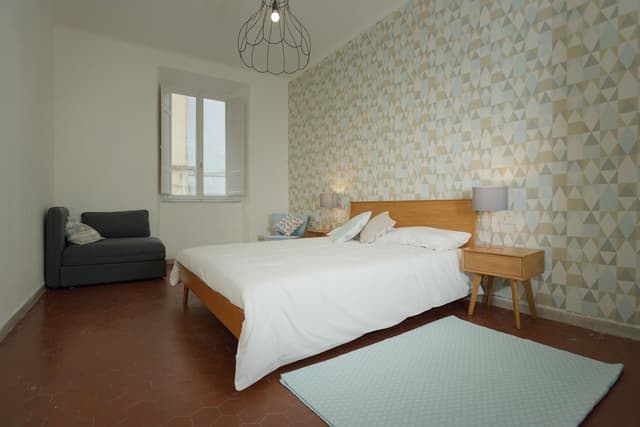 Deluxe Double Room (2 Adults + 1 Child)