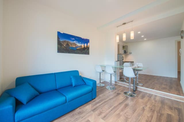 Apartment with Lake View