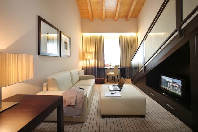 Junior Duplex, 1 King Bed