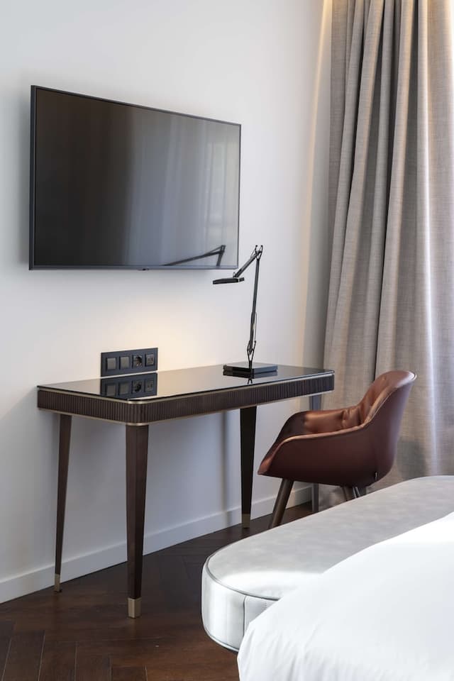 Junior Room, Bathtub (Suite)