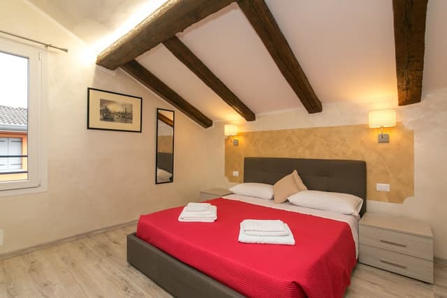 Comfort Room (Room 5)