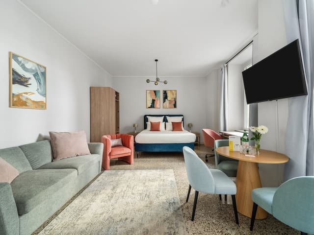 XL Studio with Kitchen, Sofa Bed